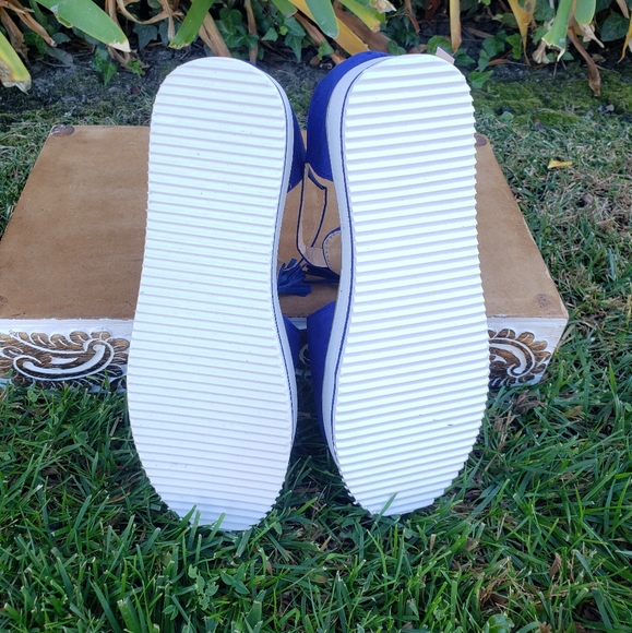 Bright Blue Lightweight Tassel Shoes - Picture 6 of 6